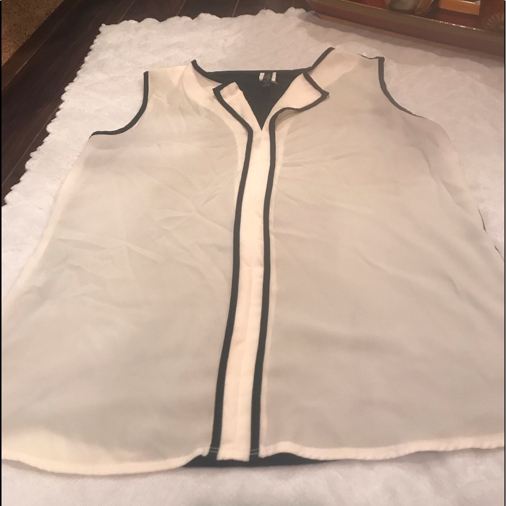 Rendezvous‎ women’s blouse - size large